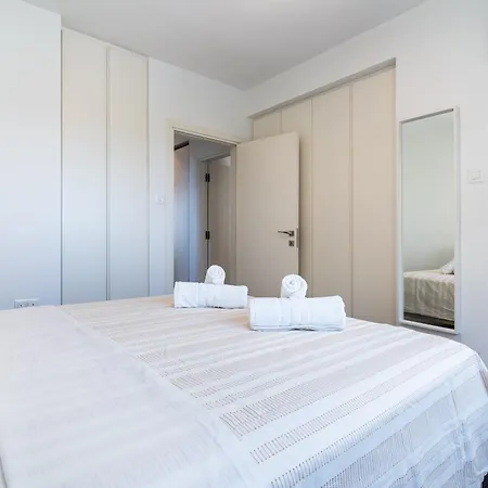 Luxury 2br Marina Views *